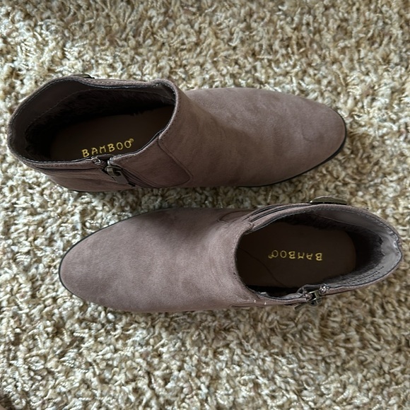 ✨Bamboo grayish taupe ankle boots with original box - Picture 4 of 7